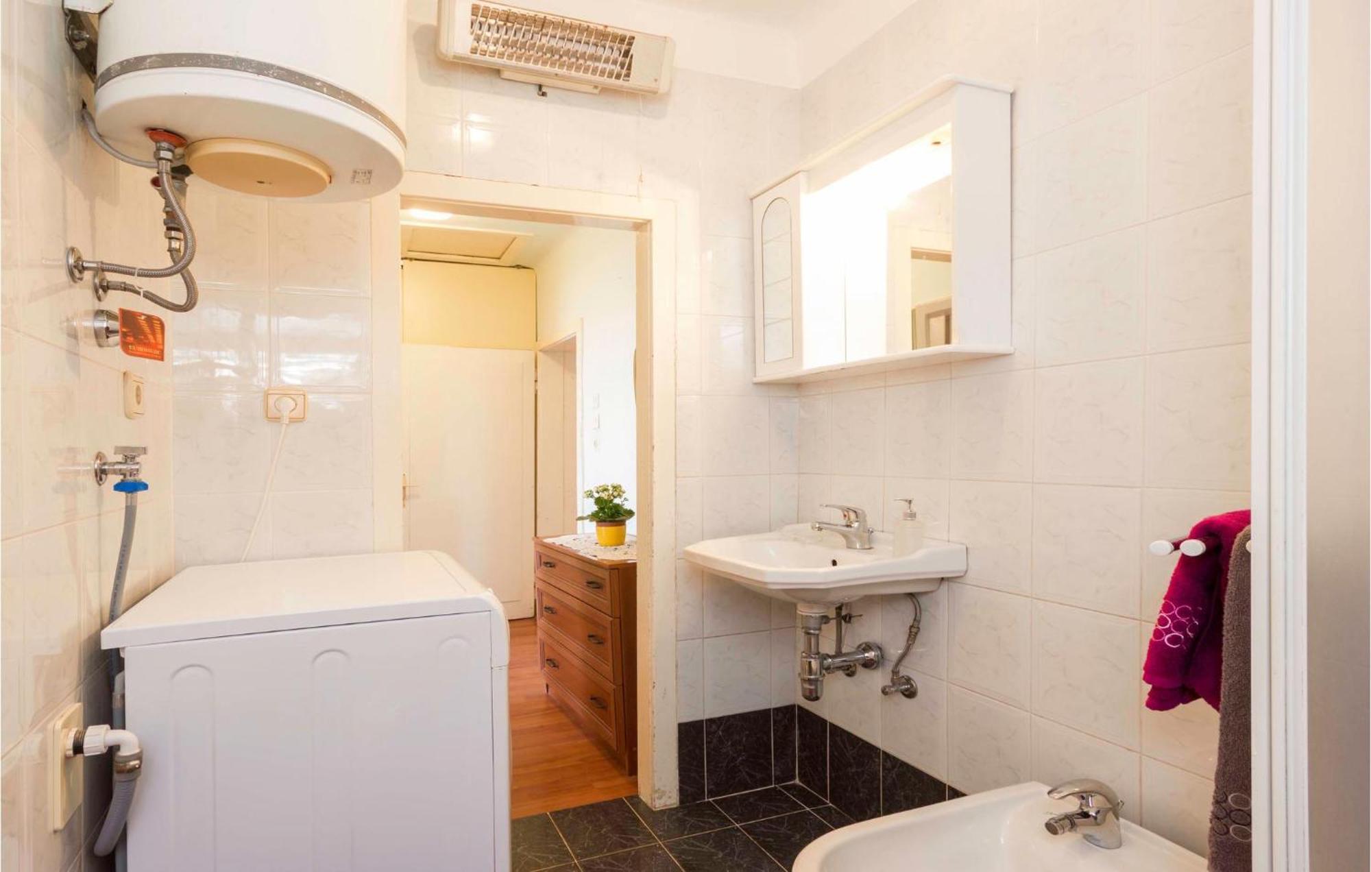 Awesome Apartment In Lovran With House Sea View ภายนอก รูปภาพ