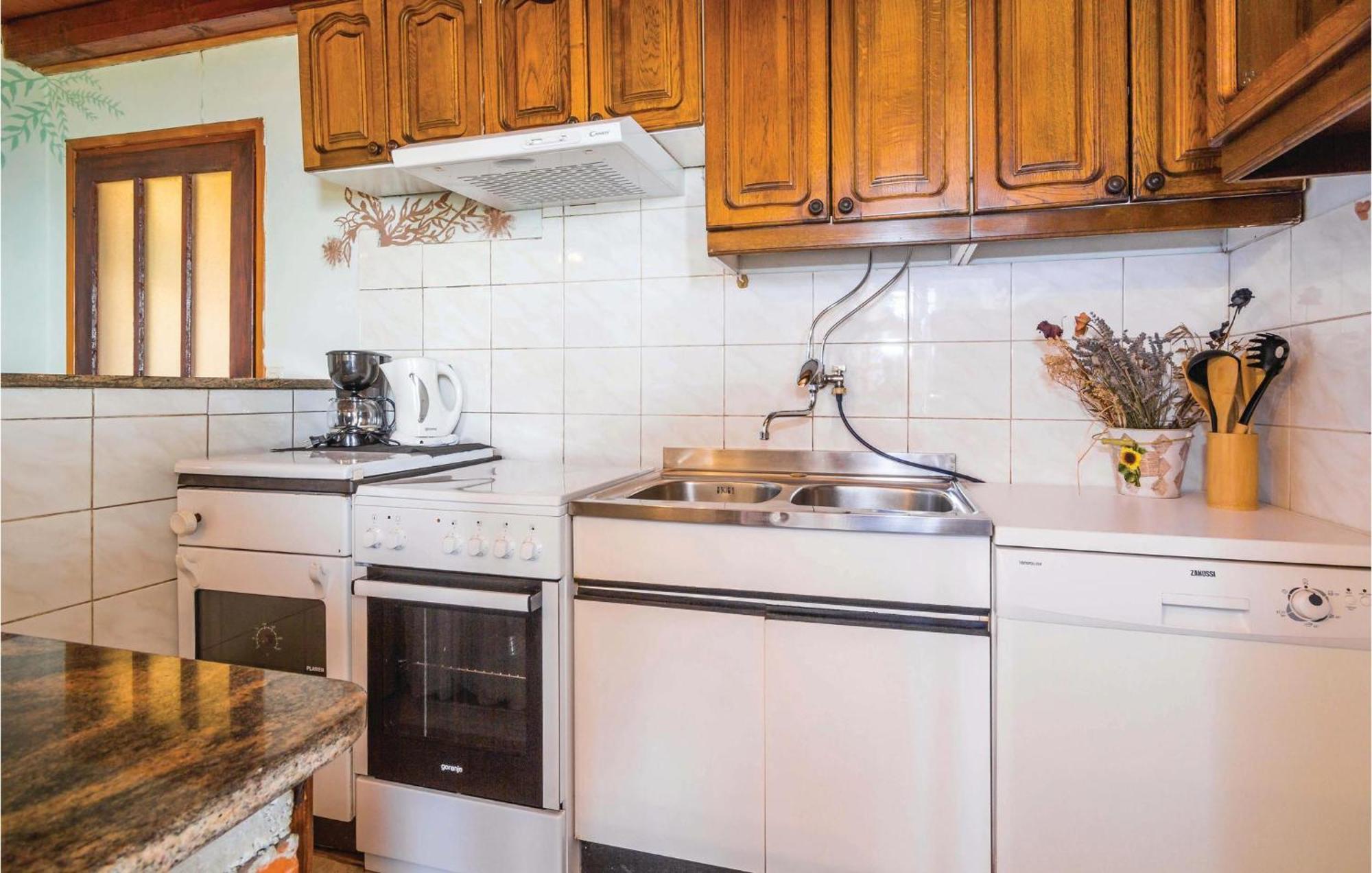 Awesome Apartment In Lovran With House Sea View ภายนอก รูปภาพ